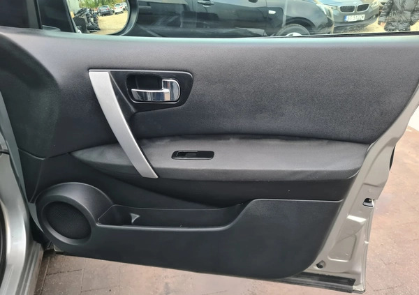 Nissan Qashqai cena 28499 przebieg: 194560, rok produkcji 2008 z Żukowo małe 781